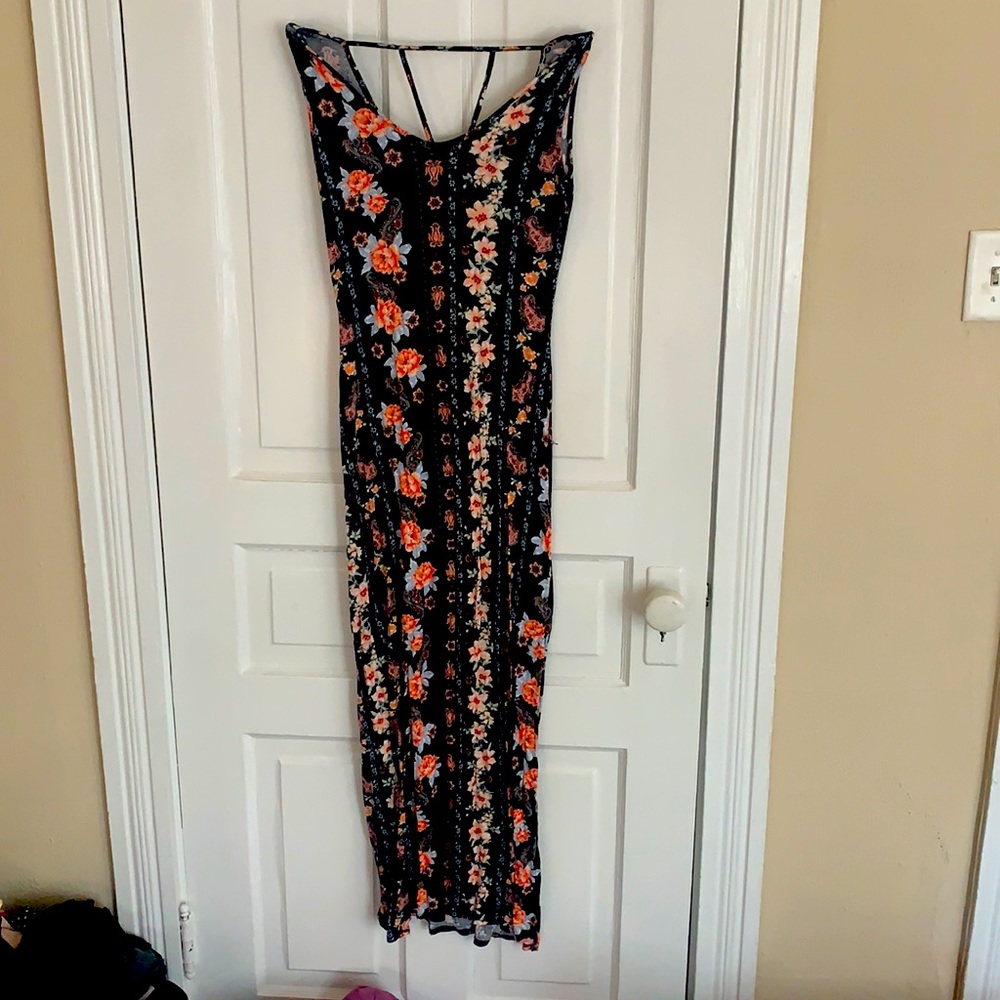 Summer dress triangle/cutout in back